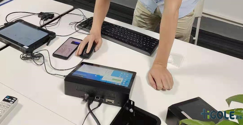 工業(yè)一體機顯示器